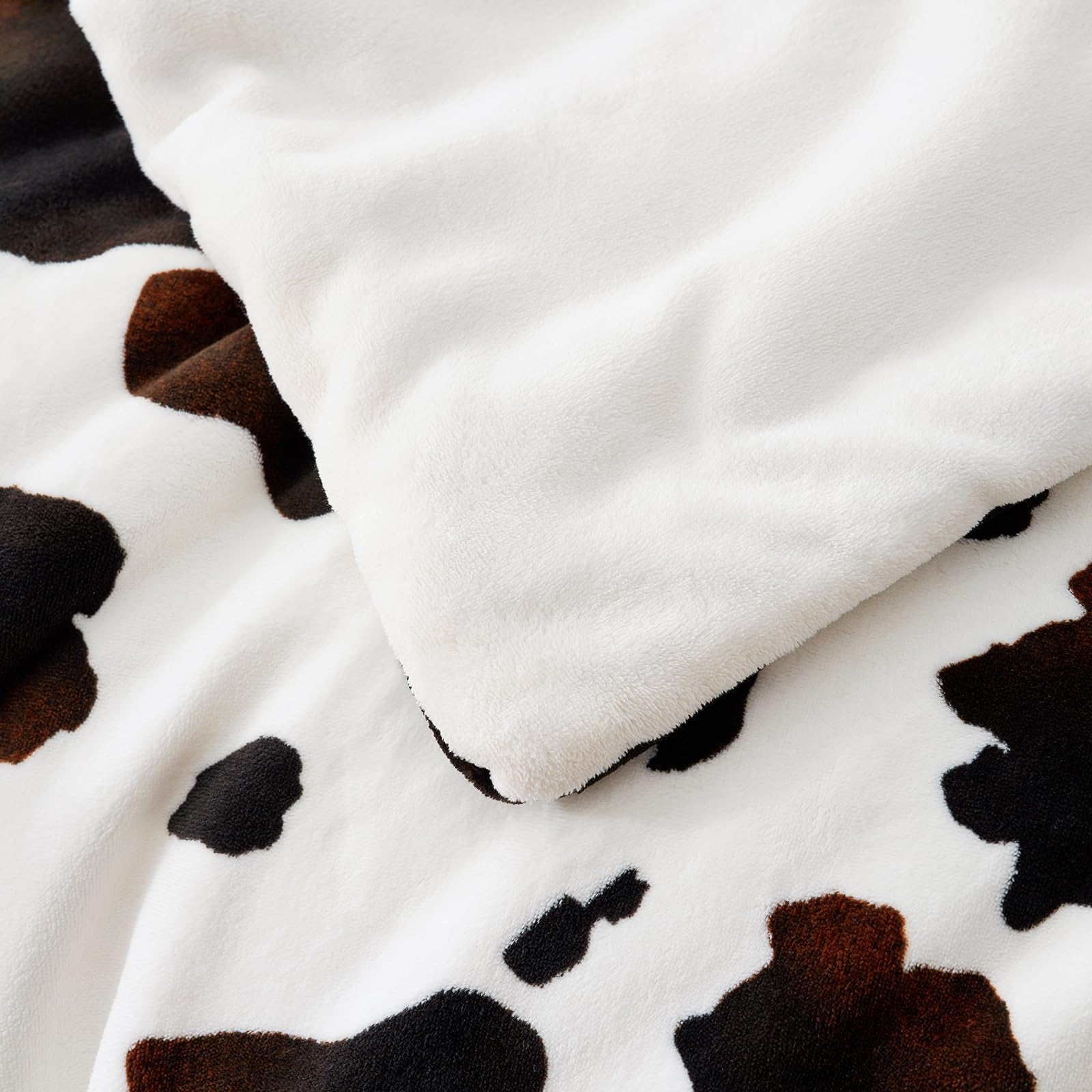 Cozy Bliss Fluffy Comforter Set Queen Size Cow Print, Farmhouse Sherpa Bed Set, Ultra Soft Thick Bedding Set for Winter, 3 Pieces, 1 Fuzzy Comforter & 2 Pillow Shams