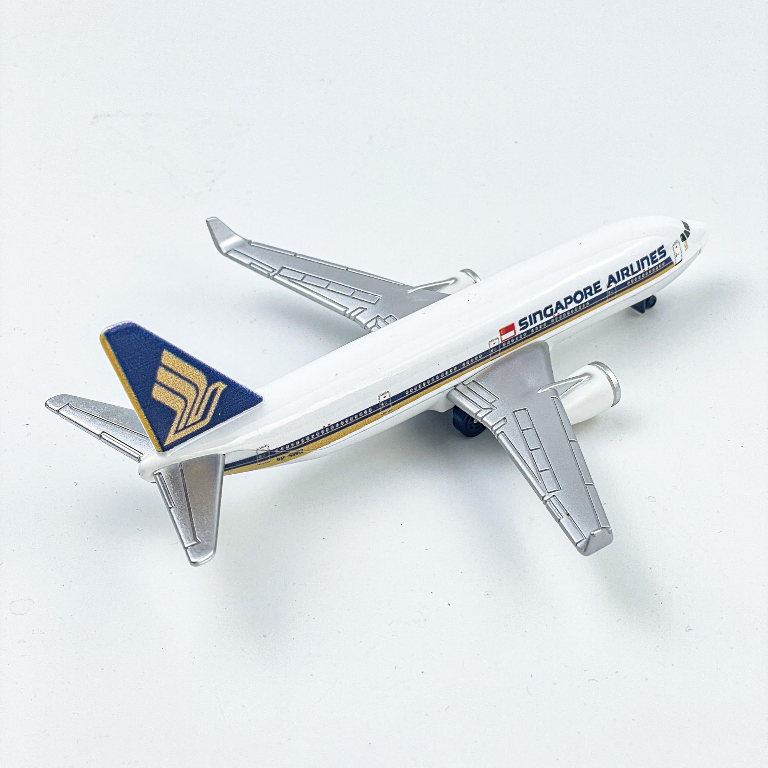 AVIAMUSE Singapore Airplane Model, Single Plane Die-cast Model Airplanes Planes Aircraft Suitable for Collection & Christmas, Birthday Gifts