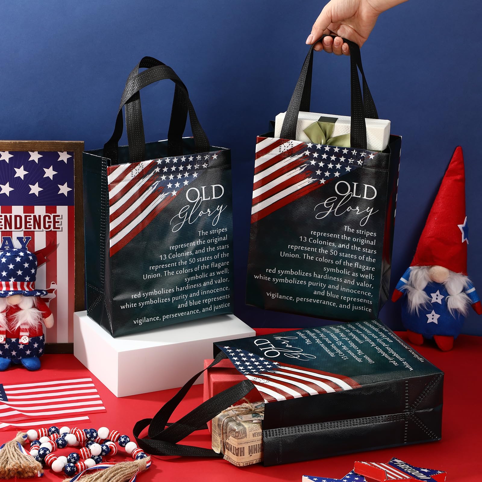 Sweetude 30 Pcs Veterans Day Souvenirs Gift Bags with Handle Medium Size Patriot Day Gift Bags American Flag Gift Patriotic Themed Bags for Veteran Party Church Decorations Favors