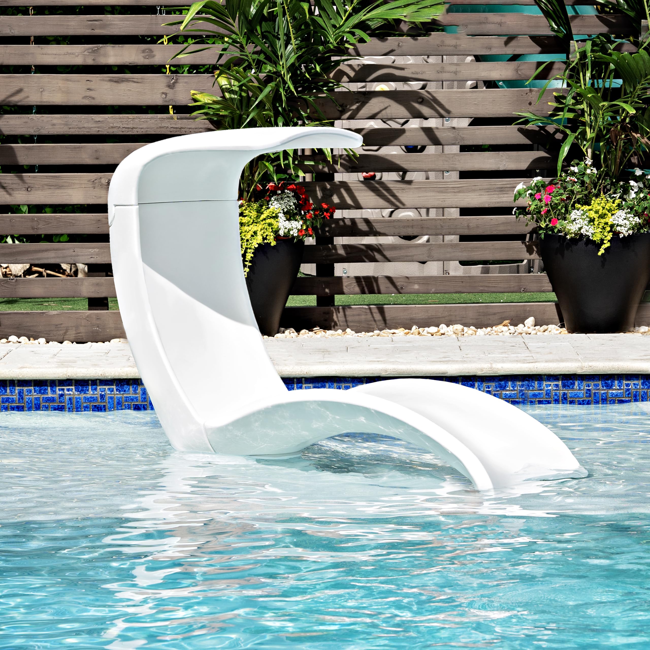 Step2 Vero Mondella Chair with Shade, Outdoor/Indoor Waterproof Patio Furniture, Pool Lounger, Use in Pools Up to 9-Inches of Water or Poolside Ledge, Made of Durable Plastic, Weighted, White