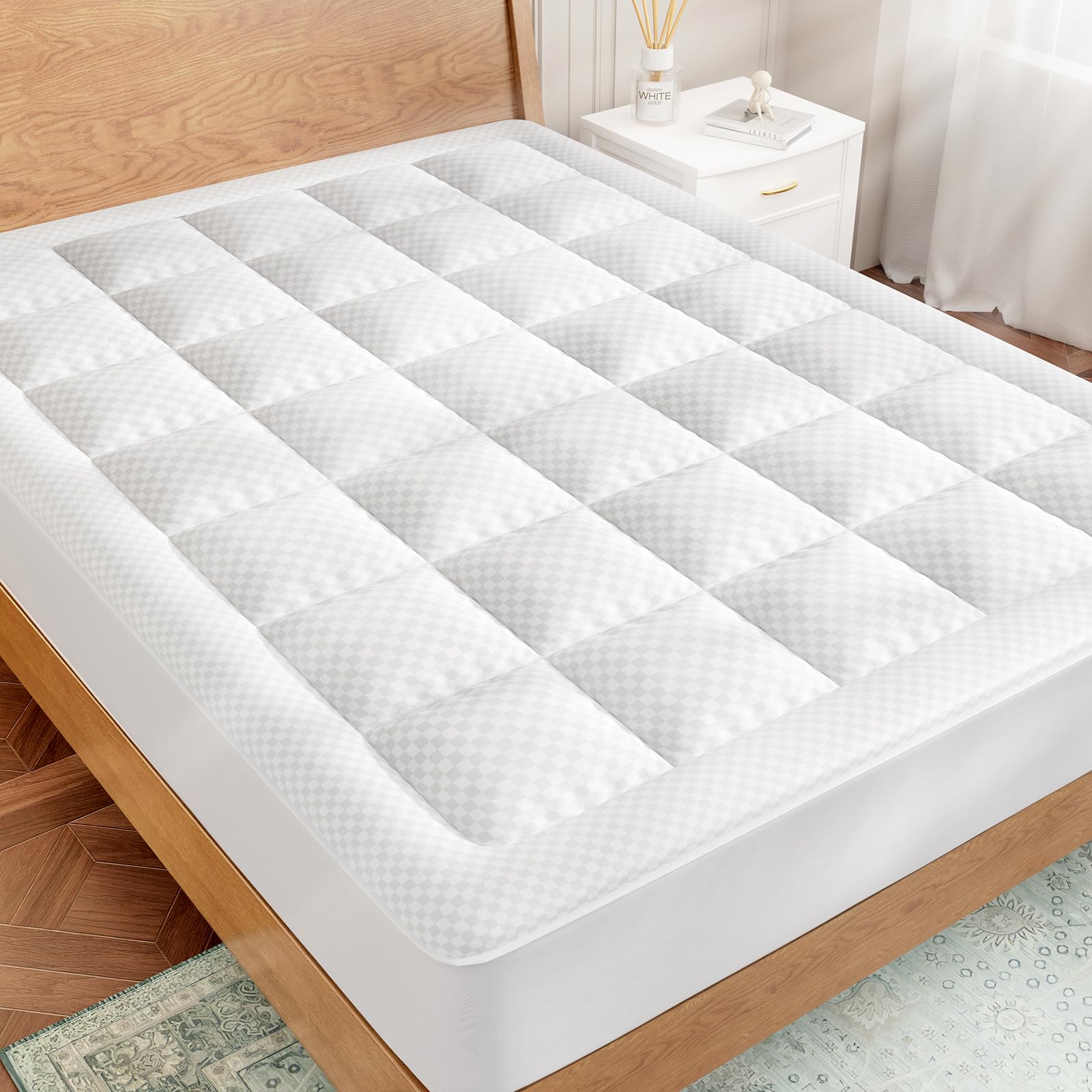 OLANLY Queen Quilted Fitted Mattress Pad - Elastic Fitted Mattress Topper - Cooling Soft Mattress Cover Stretches up to 21 Inches Deep, Machine Washable Mattress Protector (60x80 inch, White)