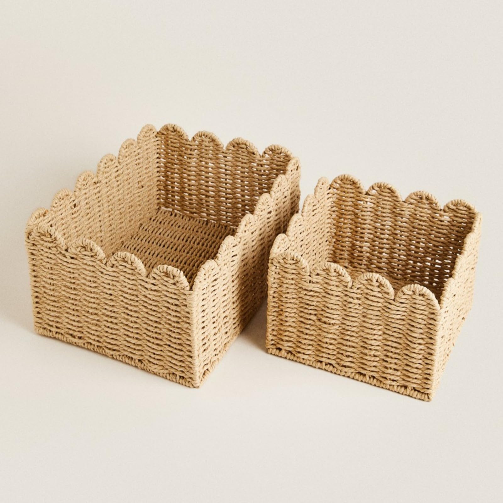 Contorno Belts Scalloped Basket，Wicker Storage Baskets for Shelves，Woven Basket,Rope Basket,Beach Basket（M-14 * 14 * 5.5IN）