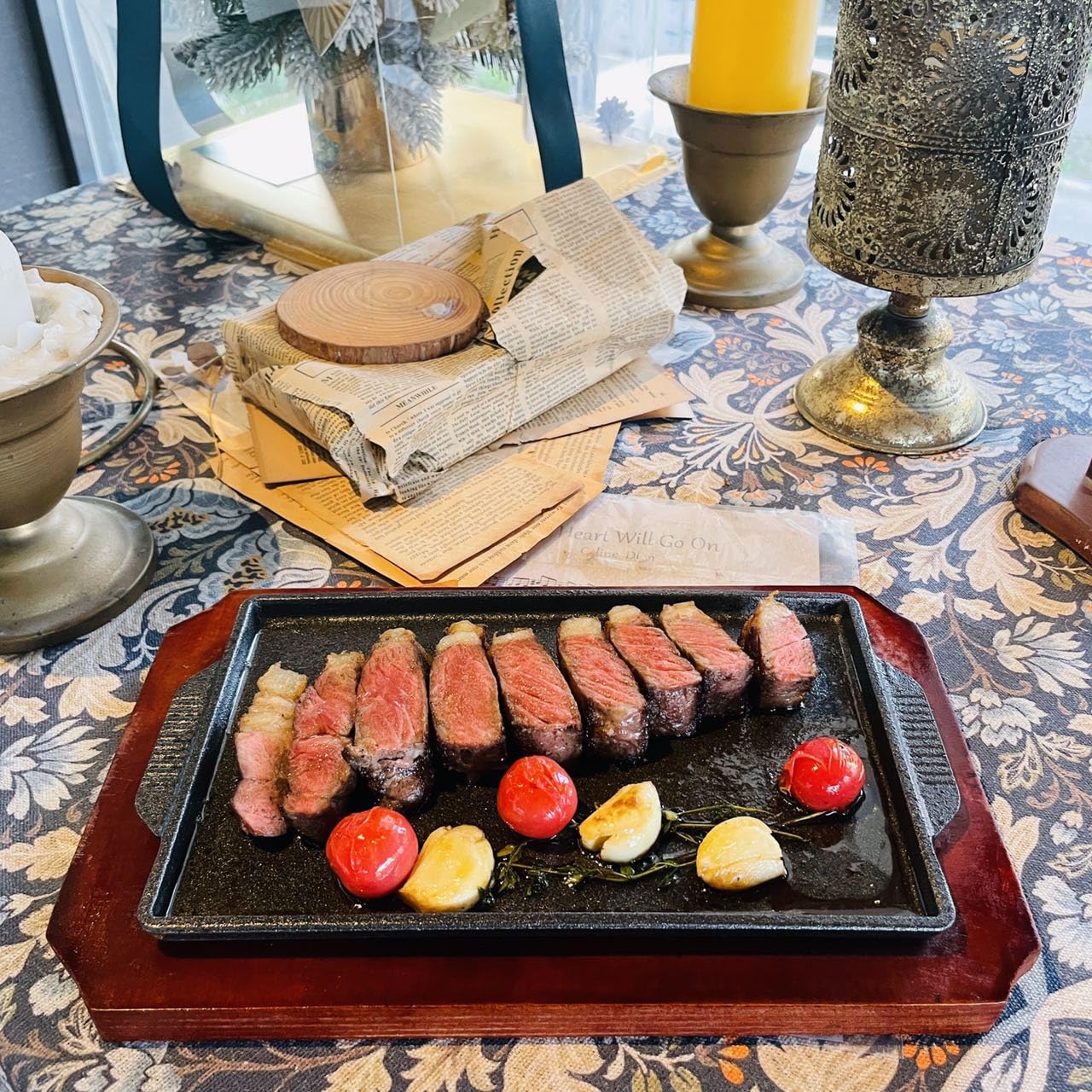 FJPTFENG Cast Iron Steak Plate, Grill Pans, Sizzle Griddle with Wooden Base, Steak Pan, Griddle Grill Pan with handles (Plate 6.7" x 4.4")