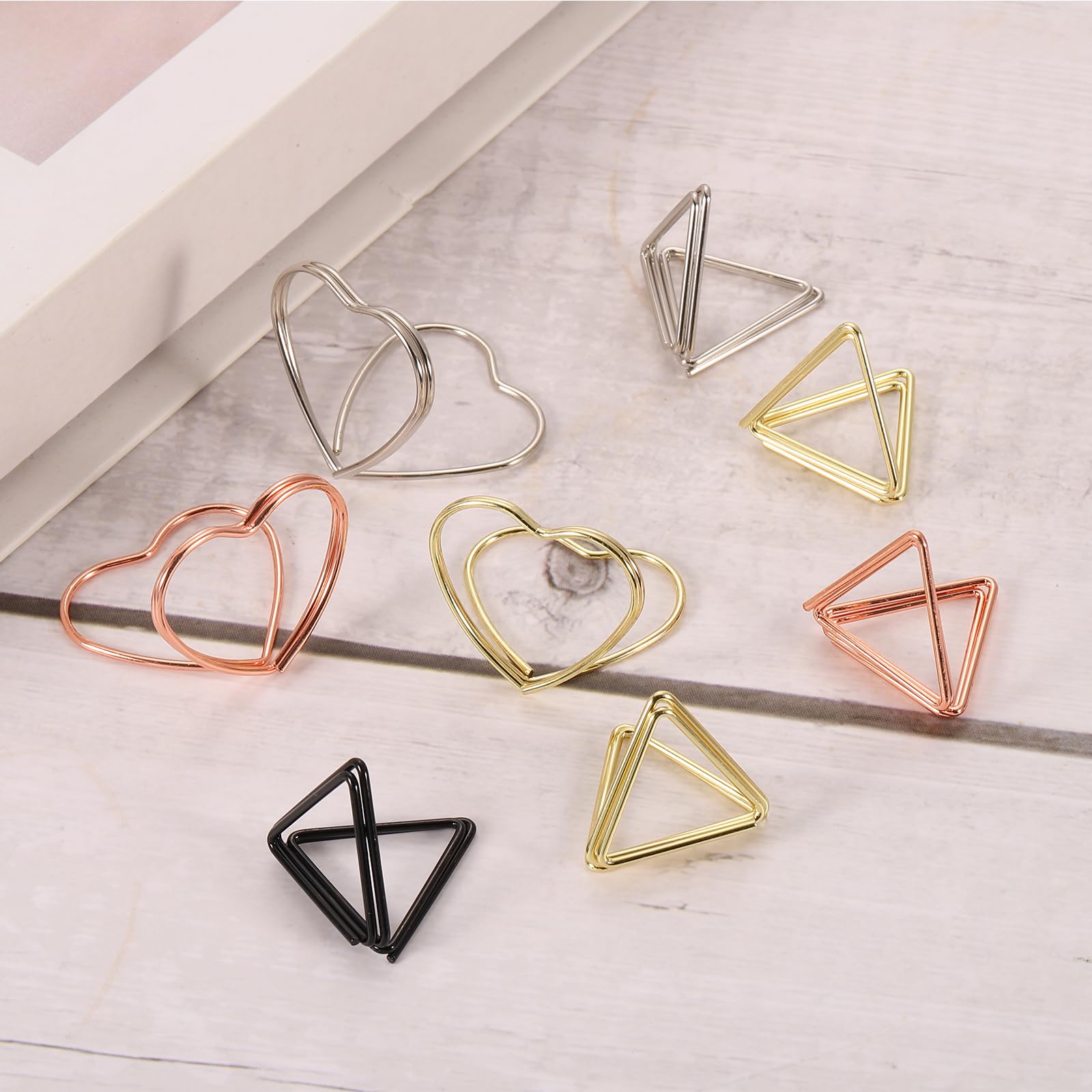 uxcell 30Pcs Triangle Shape Table Number Holders Mini Place Card Holders Carbon Steel Picture Holders for Tables Centerpieces, Wedding Reception, Parties, Banquets, Golden