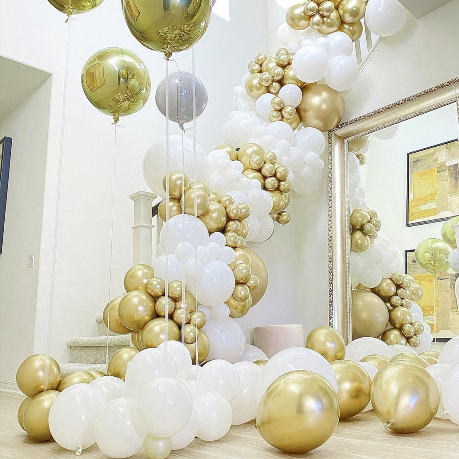 PartyWoo Metallic Light Gold Balloons 100 pcs 10 Inch Gold Balloons for Birthday Graduation Boys Baby Shower New Year Gender Reveal Anniversary Bridal Shower Engagement Party Decorations Gold-G129