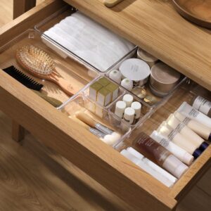 Criusia LARGE Drawer Organizer, 8 Pack Clear Plastic Kitchen Drawer Organizer Dividers, Perfect 4 Sizes Organization and Storage Bins for Organizing Bathroom, Makeup Vanity, Kitchen, Office