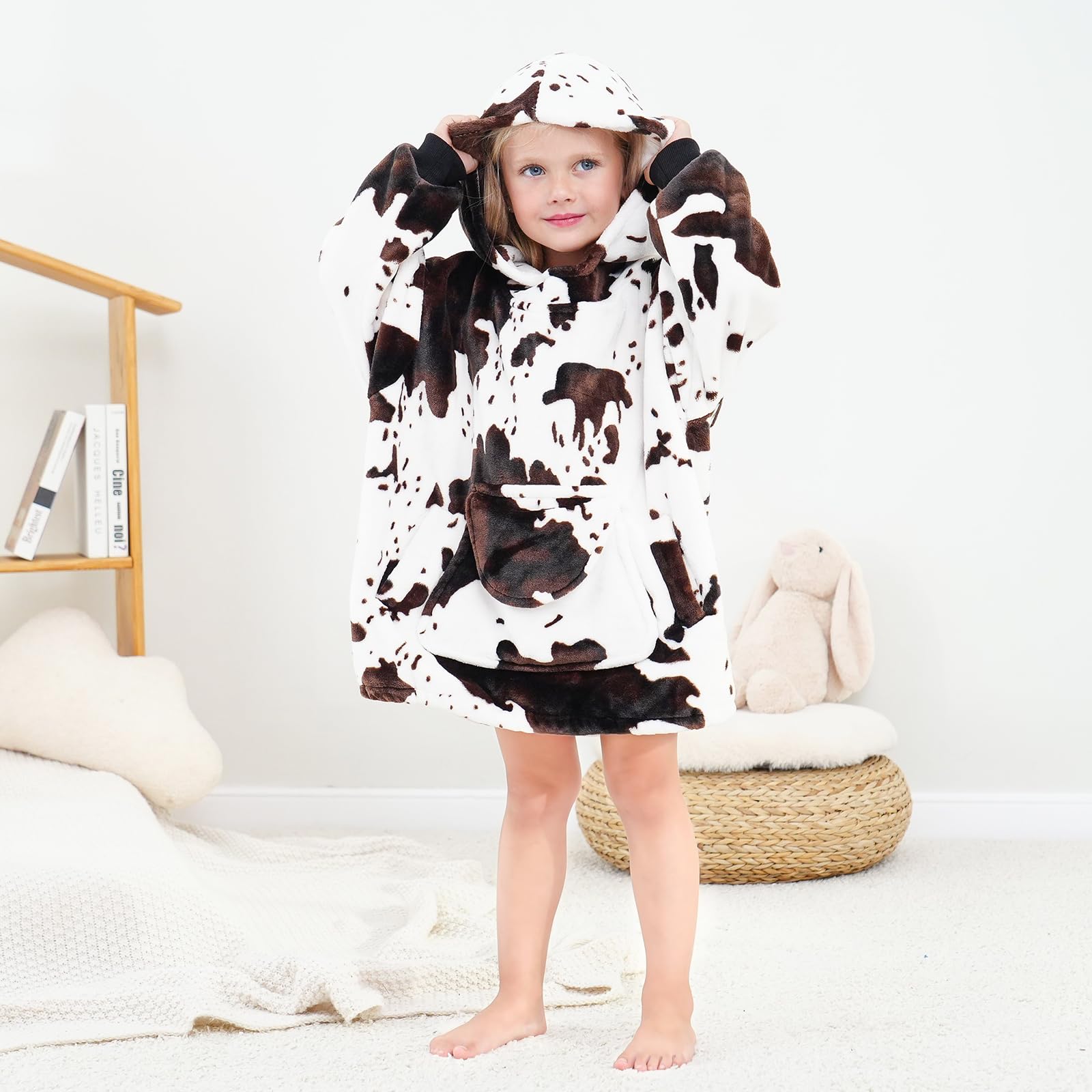 cow print Wearable Blanket Hoodie for Kids Oversize Blanket Hoodies Cozy Black and White Fleece Sweatshirt Blanket Gifts for Girls Boys 2-5 Year Old