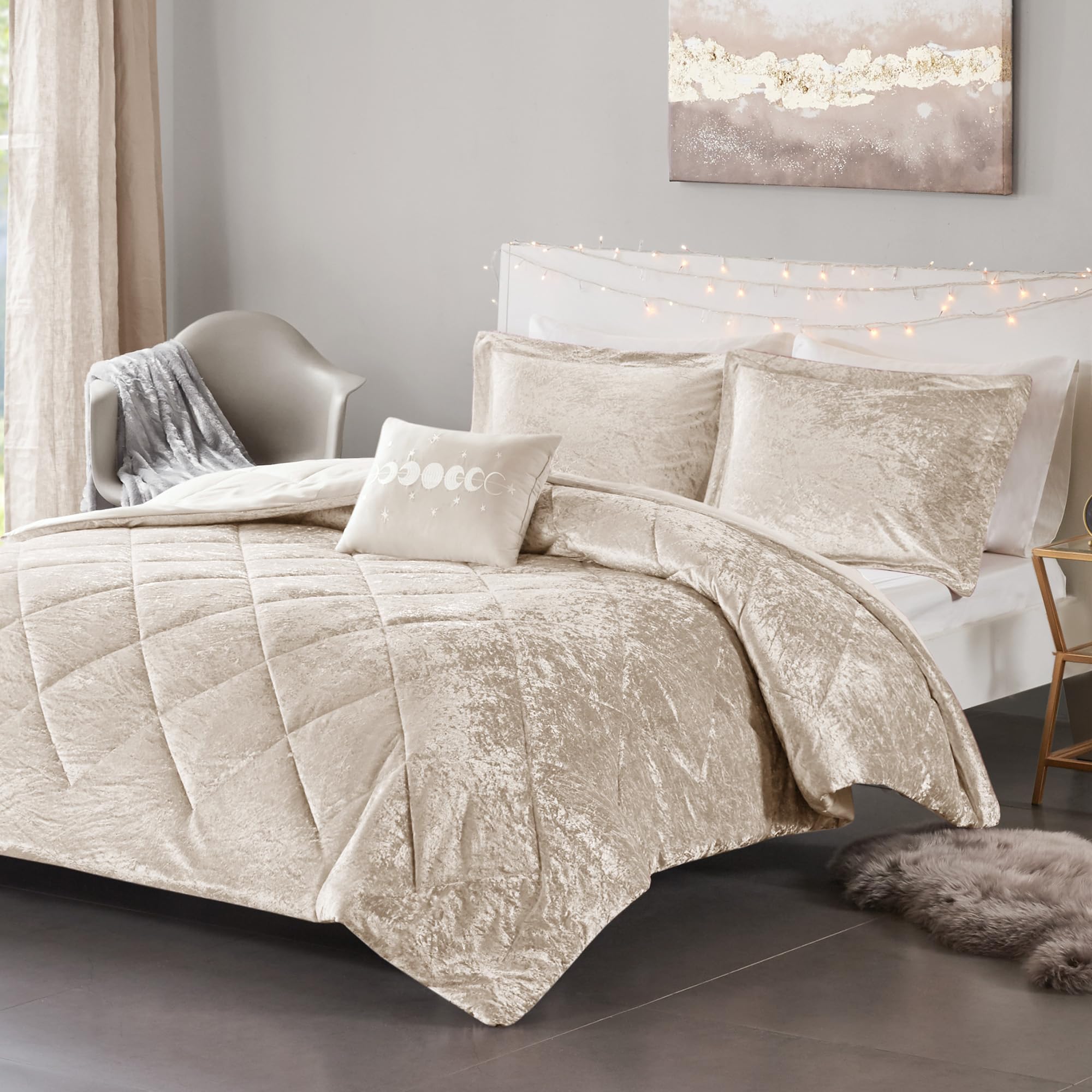 Intelligent Design King Duvet Cover Set, Velvet King Duvet Set, Luxury Diamond Quilting, Lustrous Duvet Cover, Fluffy Duvet Cover, Decor Pillow & 2 Shams, 4 Pieces, Felicia King/Cal King, Champagne