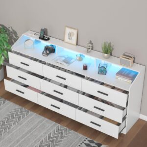 Gyfimoie 9 Drawers Dresser for Bedroom with Power Outlet, Chest of Drawers with LED Light, Modern Dresser with Open Storage Cubby, Triple Wide Dresser Organizer for Living Room (White)