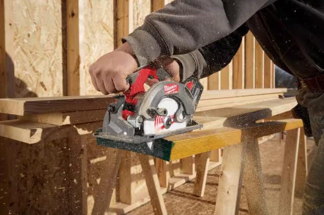 MILWAUKEE - M18 FUEL 18V Lithium-Ion Brushless Cordless 6-1/2 in. Circular Saw - 2833-20