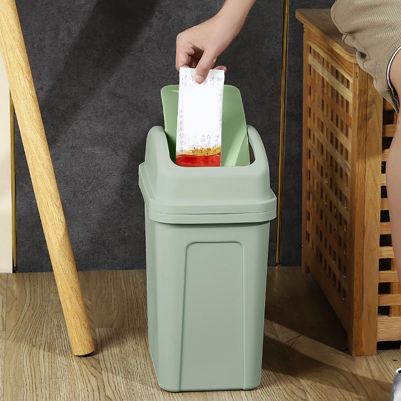 Kitchen Trash Can Plastic Swing Top Garbage Buckets Creative Covered Kitchen Living Room Trash Can Flip Sundries to Store Plastic Buckets (Green)