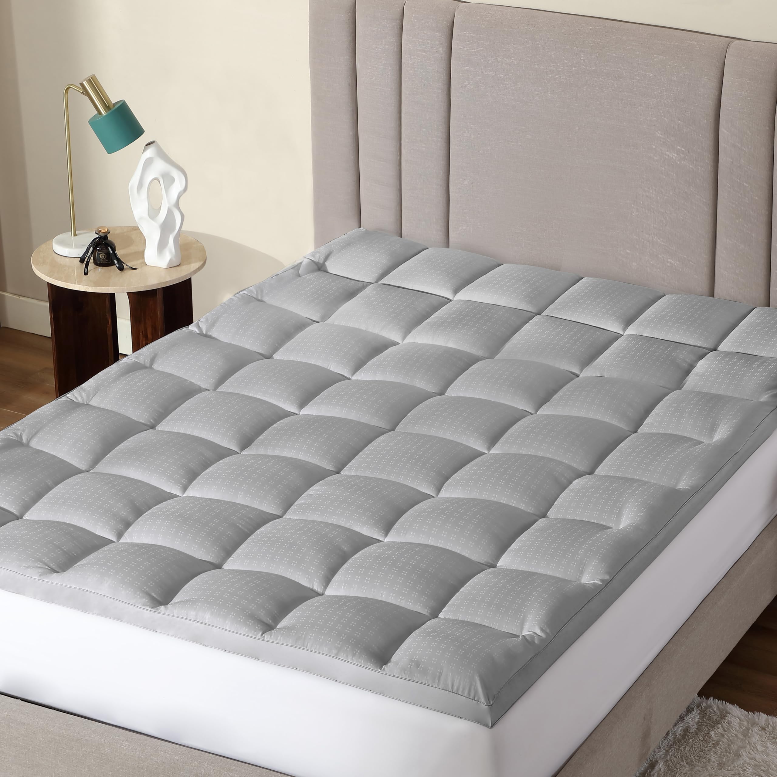 CirclesHome Mattress Pad - Queen Size Mattress Topper with Anti-Slip Anchors - 100% Cotton Filled with Alternative Down Filling - Soft Feel, Comfortable, Breatheable, and Assists with Back Relief