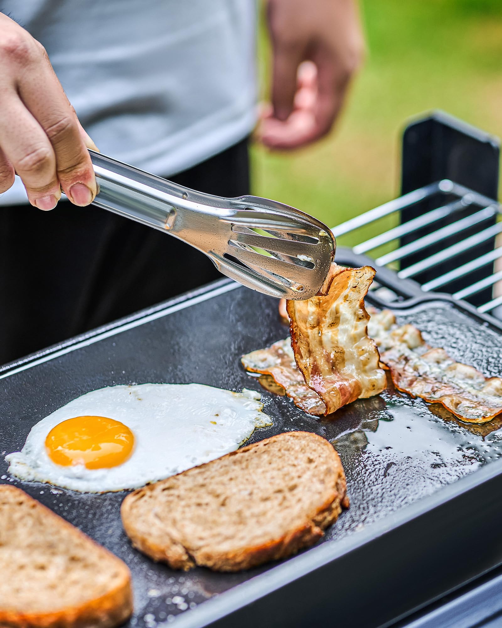 DARTMOOR 2-in-1 Reversible Cast Iron Griddle, 18 in Pre-Seasoned Cast Iron Grill Pan with Pan Scrapers, Double Side Rectangular Frying Pan with Non-Stick Surface, Indoor & Outdoor Use