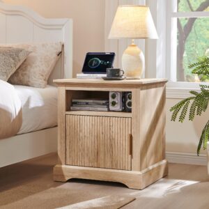 Aitjunz Fluted Nightstand with Charging Station, 22" Large Modern Side Table, Wood End Table w/Open Shelf & Spacious Tabletop, Bedside Table with Storage Space for Bedroom, Living Room (Natural)