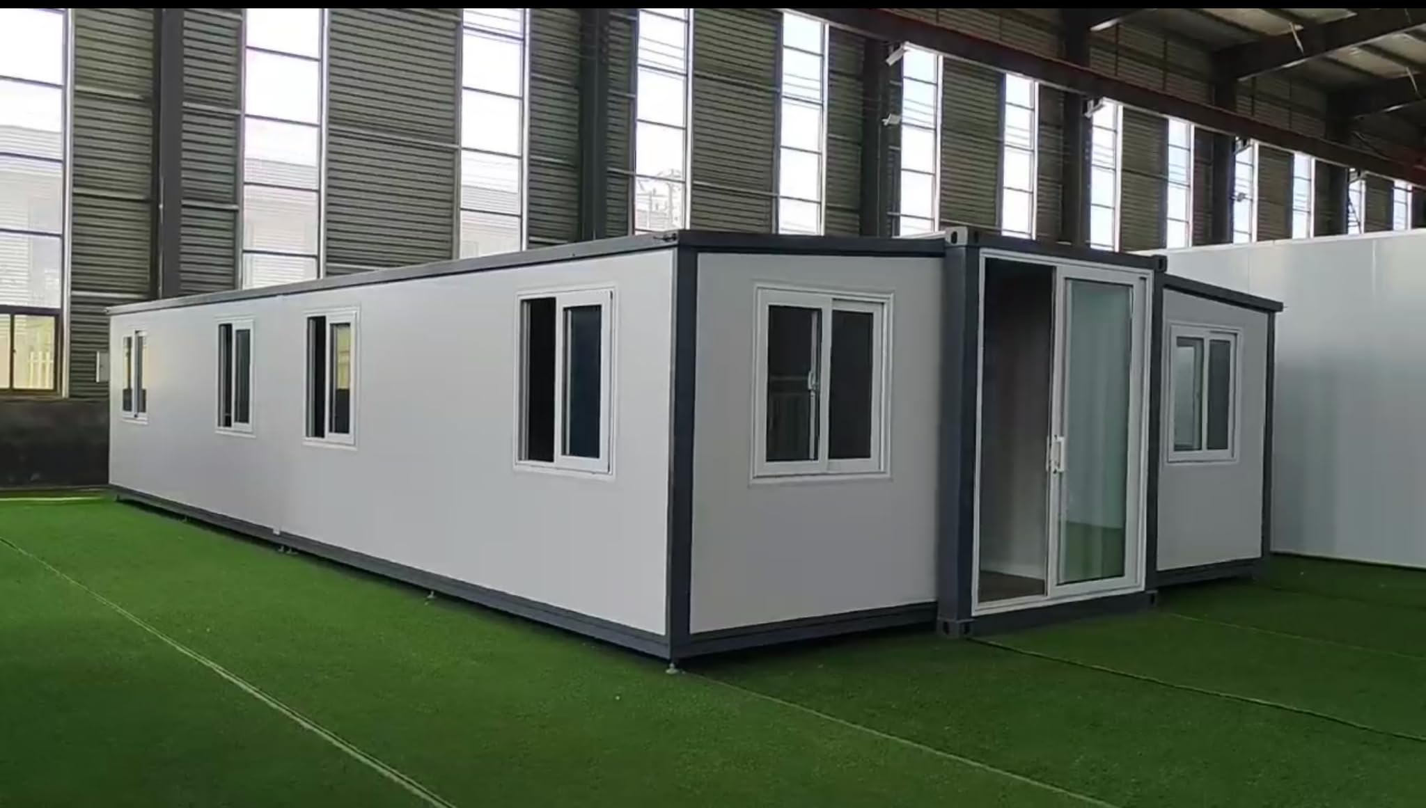 Elegant Prefabricated 30FT House with Spacious Living Area, 3 Bedroom,Fully Equipped Bathroom,Modern Kitchen and Steal Frame Construction- Ideal Mobile Home for Comfortable Living.