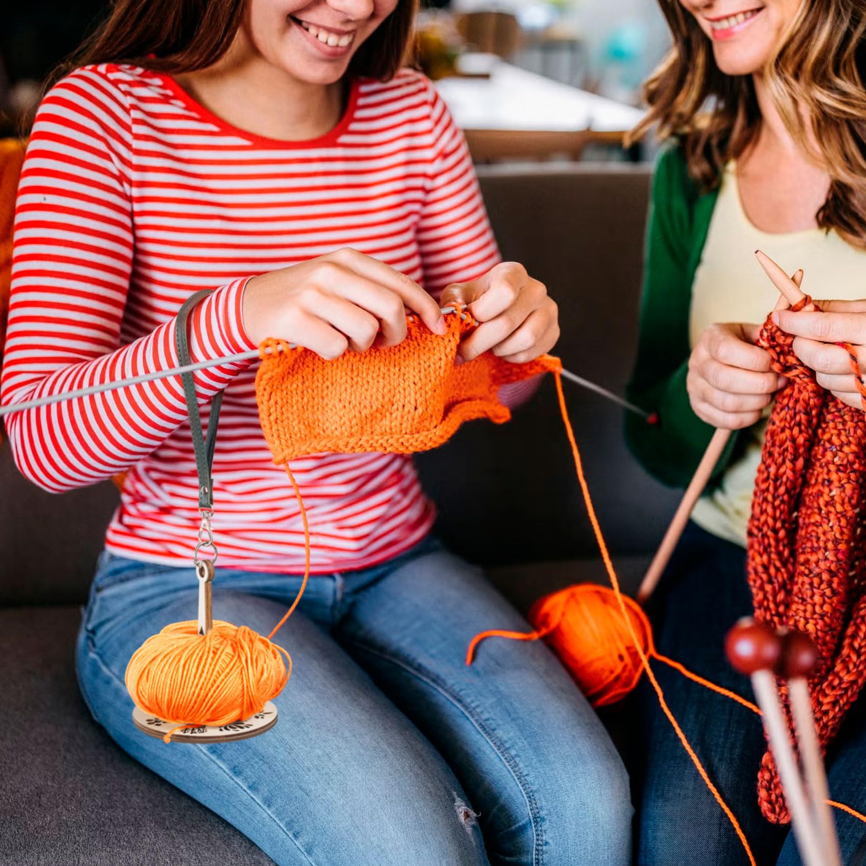 CustomyLife 2pcs Wrist Yarn Holders with Leather Wristbands, Portable Yarn Ball Minder Wooden Yarn Storage Organizer Spinner for Knitting Supplies Crocheting Craft Lover