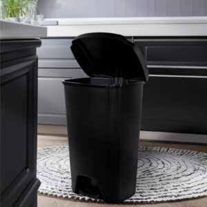 10l Trash Can Step-On Trash Can with Lid Plastic Kitchen Waste Bin Odor Protection Hands Free with Garbage Bag Rings (D)