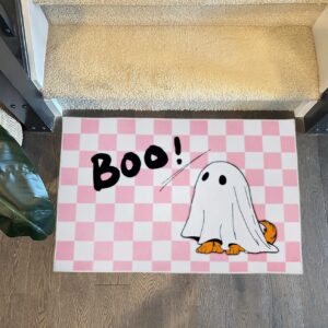 Twelve Studio Halloween Boo Doormat, Cute Spooky Ghost Dog Indoor Outdoor Welcome Mat, Washable Anti-Slip Rug for Entrance Kitchen Bathroom Halloween Decoration, 2’x3' Pink White Checkerboard