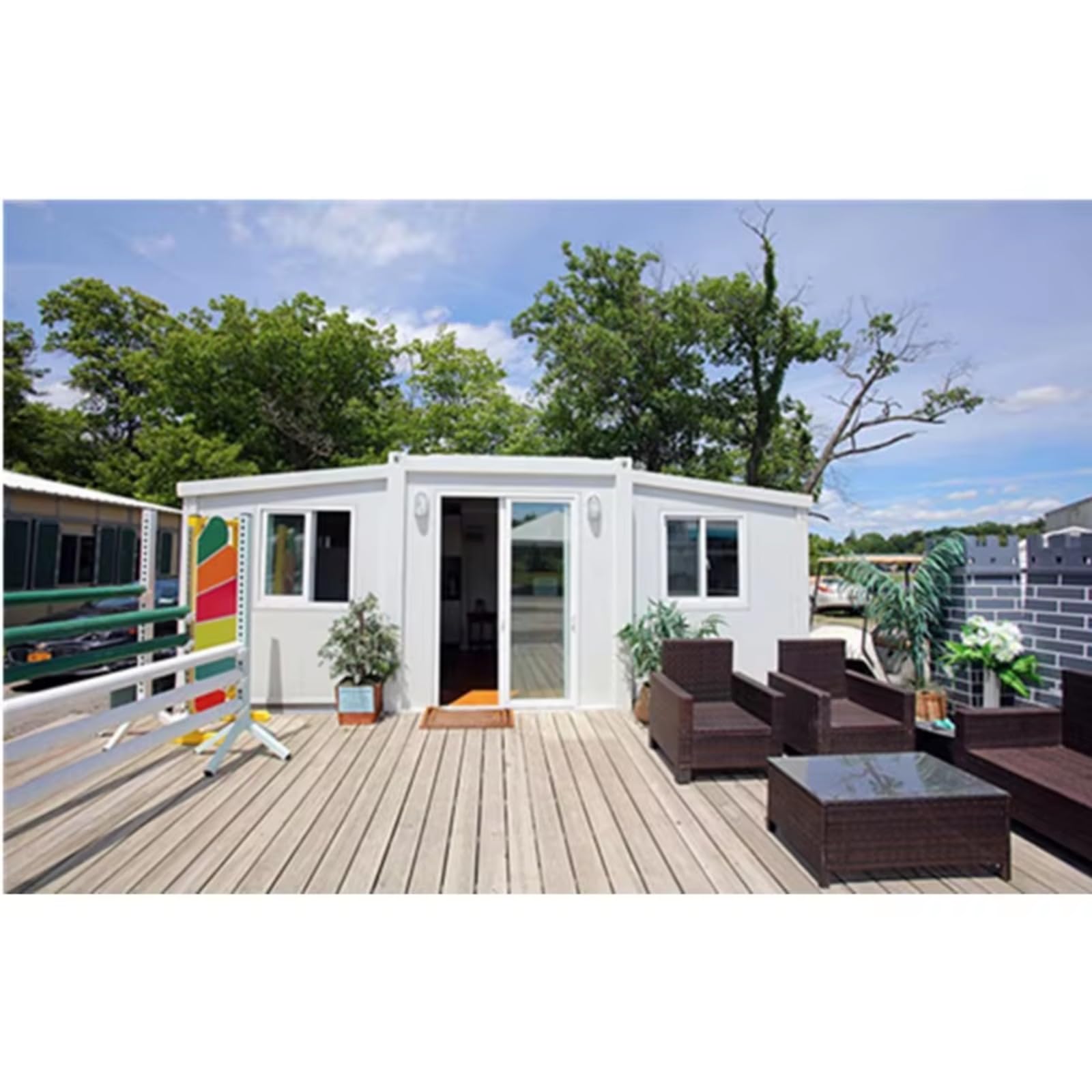 Foldable Extendable Poland Home Log 1500 SFT Triangle Roof Cargo Container Design Prefab for USA Mobile House