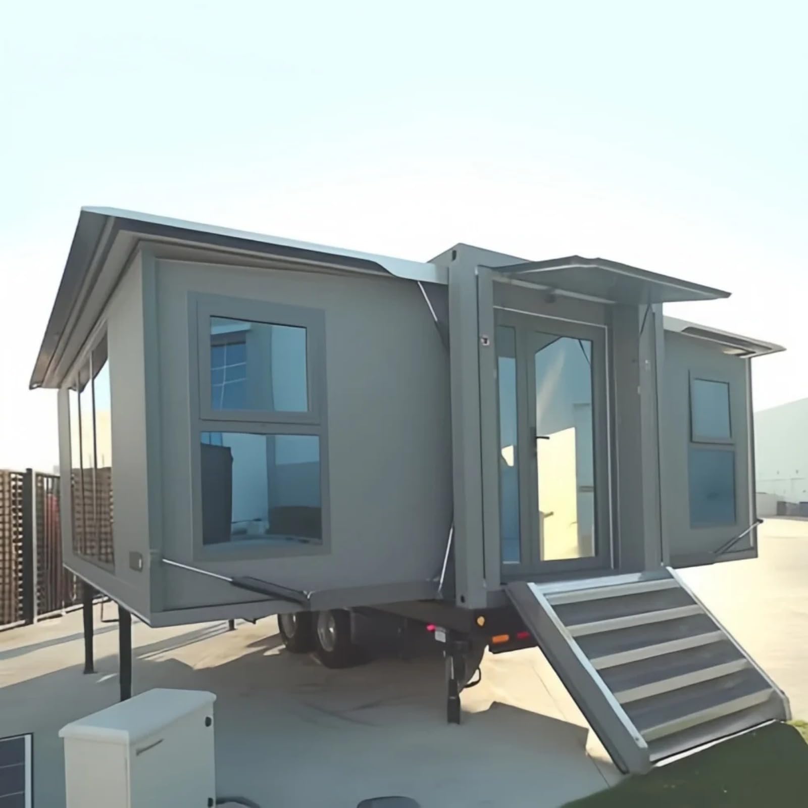 40Ft 20 Ft Luxury Modern Prefabricated Container House Prefab Mobile Tiny Modular Homes Houses with Terrace