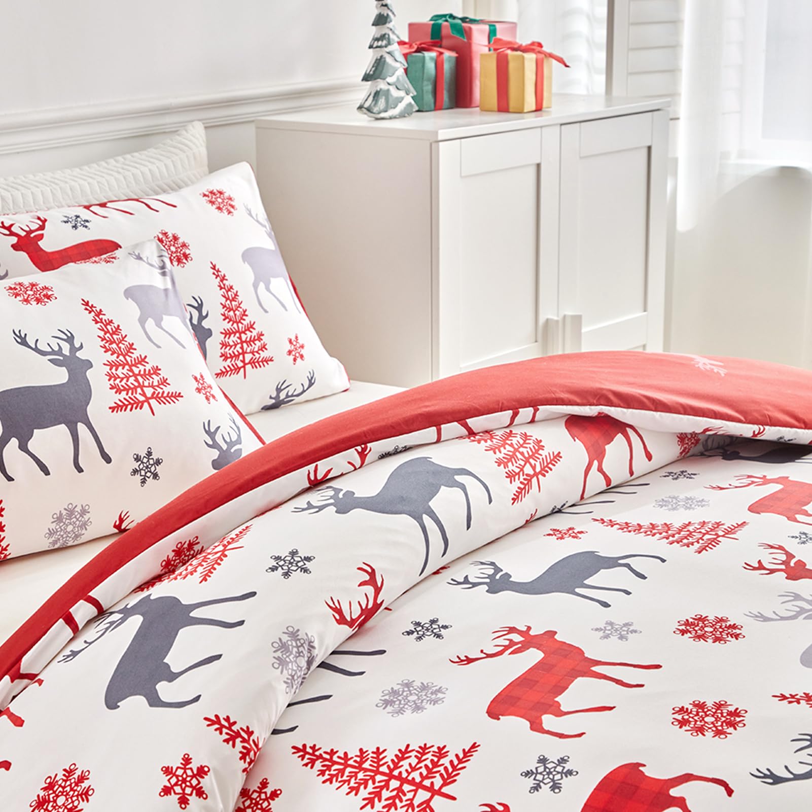 Rvciby Christmas Reindeer Duvet Cover Full Size,Soft and Breathable Microfiber Xmas Trees Pattern Printed Bedding Set,3 Pieces,1 Duvet Cover with Zipper Closure & Corner Ties and 2 Pillow Shams