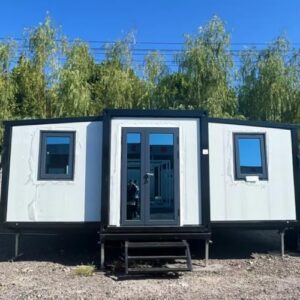 20/40ft tiny house to live in,portable prefab house with 3 bedroom,1 full equiped bathroom and kitchen, 2 story prefabricated container house for adults