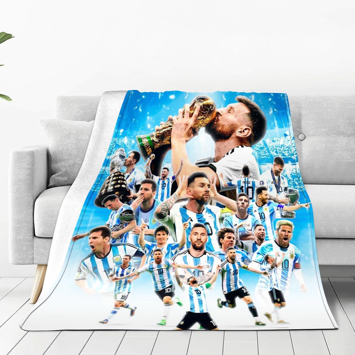 Soccer Blanket Football Player Soft Flannel Blankets Cozy Plush Throw Throws Outdoor Football for Bedding Boys Girls Adults Gifts 50''x60''