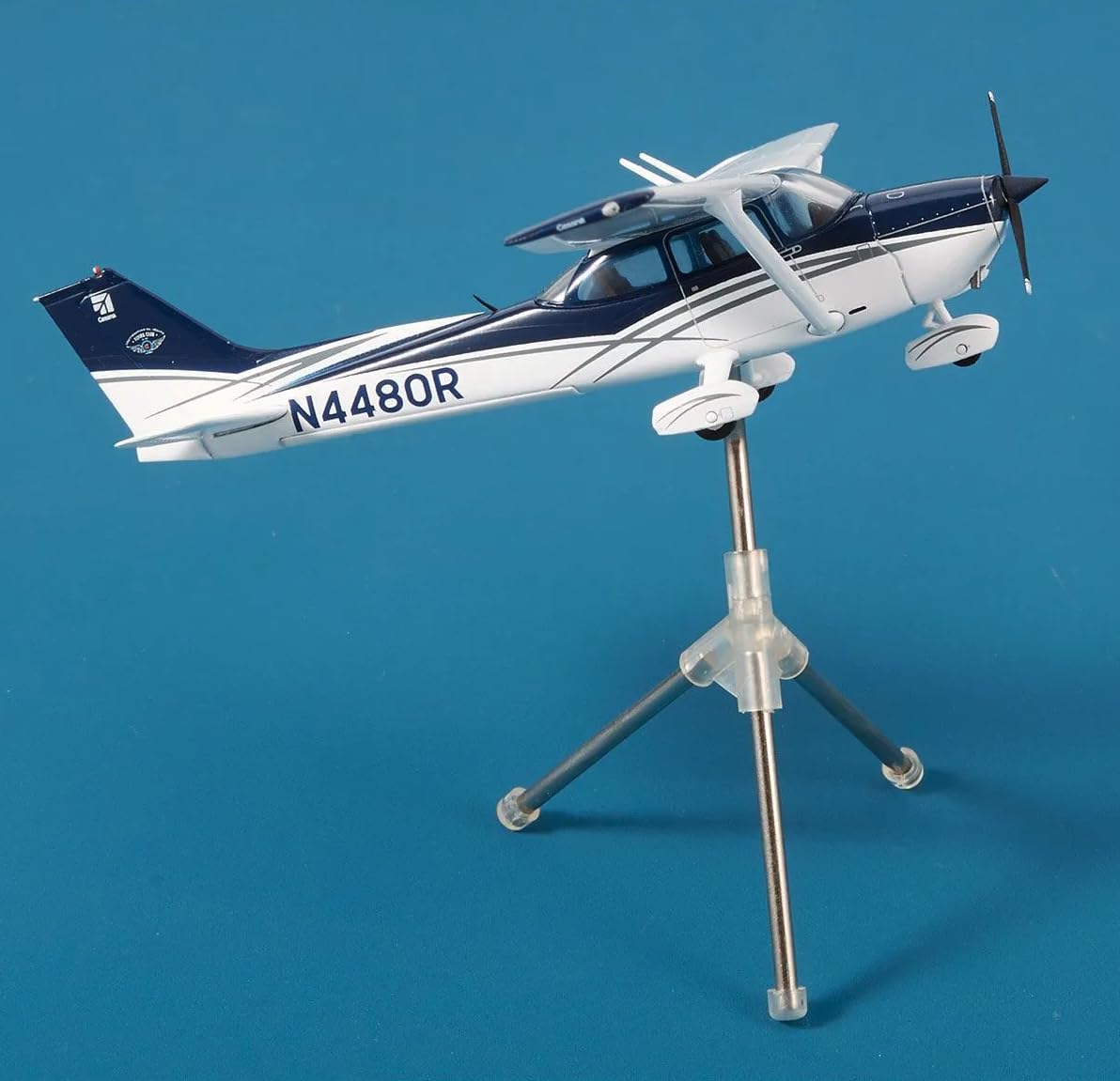 Sporty's Aviation Gifts Limited Edition C172 Skyhawk Die-Cast Model 1:72nd Scale with Display Stand