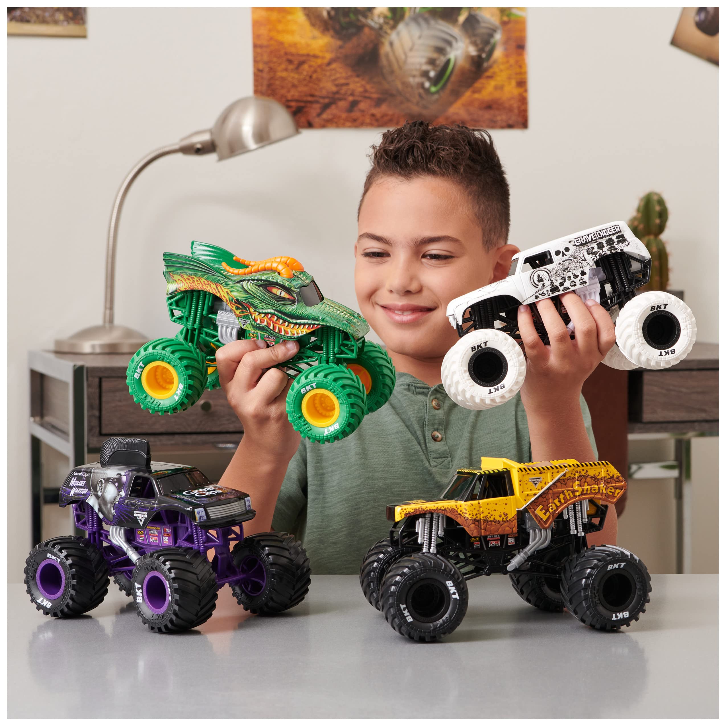 Monster Jam, Official Lucas Stabilizer Monster Truck, Collector Die-Cast Vehicle, 1:24 Scale, Kids Toys for Boys and Girls Ages 3 and up