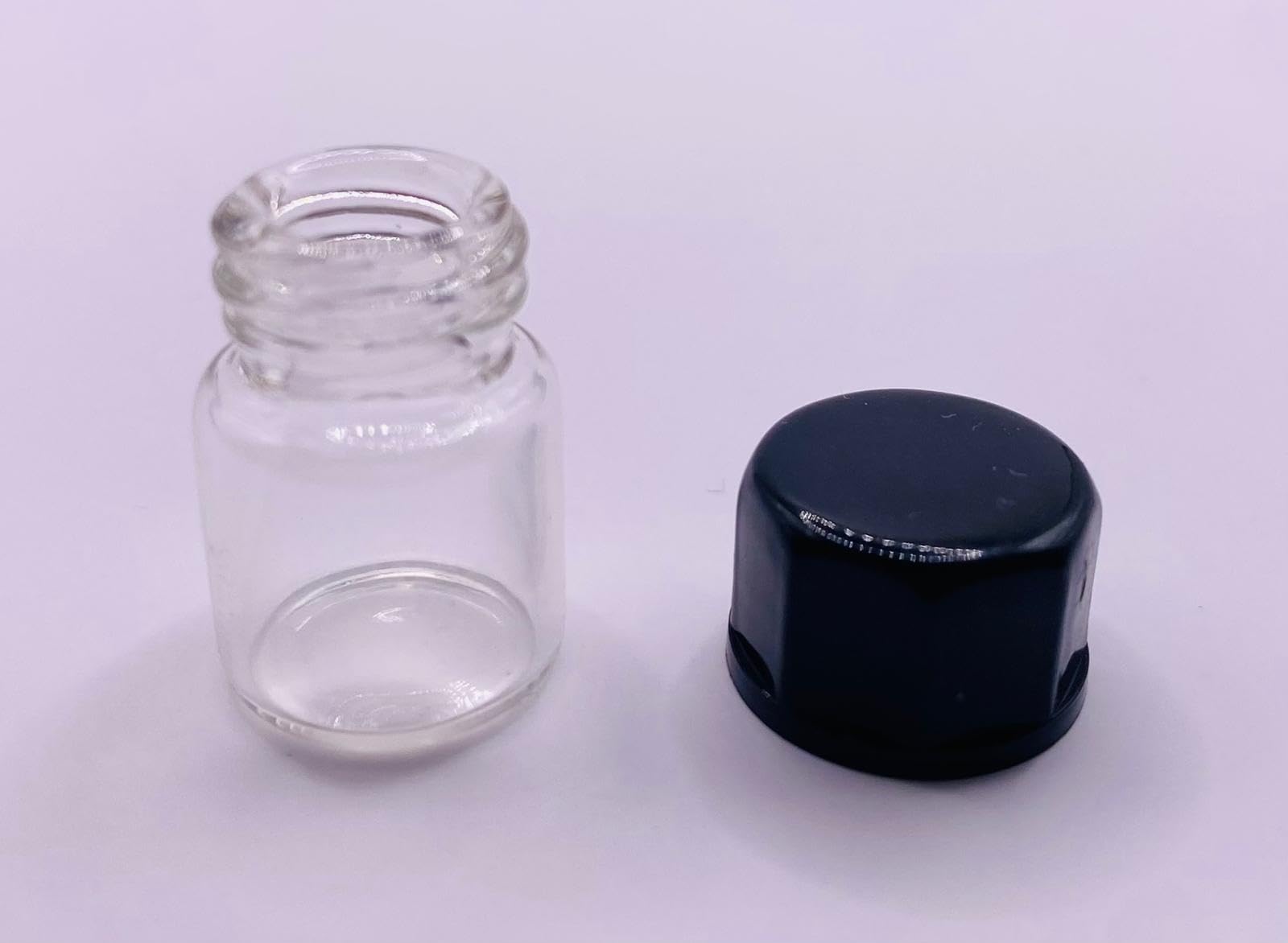 [144 Pack] 1.5 ml Glass Vials, High Grade Borosilicate Glass Empty Vials with Caps, Small Liquid Sample Clear Vial, Black Closed Top Screw Caps with PE Liner (0.4 Dram)