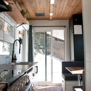 Nomadnest Modern Mobile Tiny Home - Luxurious and Compact Living Solution for Adventurers