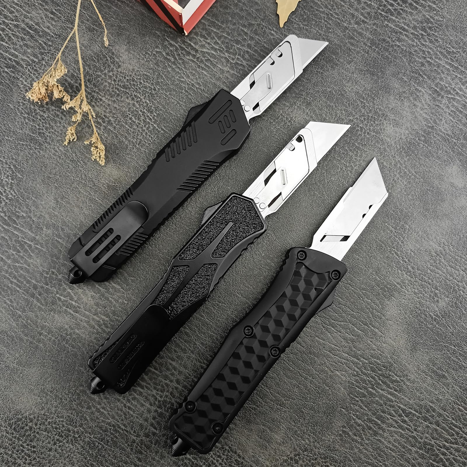 Folding Utility Knife with Clip, Retractable Box Cutter, EDC Knife with Heavy Duty Safety Zinc Alloy Handle and 10 Sharp 440C Steel Replacement Blades, Everyday Use Utility Knife (Striped Handle)