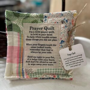 Darciamou Prayer Quilt with Cross Inside, Mini Vintage Prayer Quilt Squares, Handmade Sew Individually Vintage Prayer Quilt Squares, Symbolism Poems Quilts Serenity Prayer Blanket (Prayer Quilt)