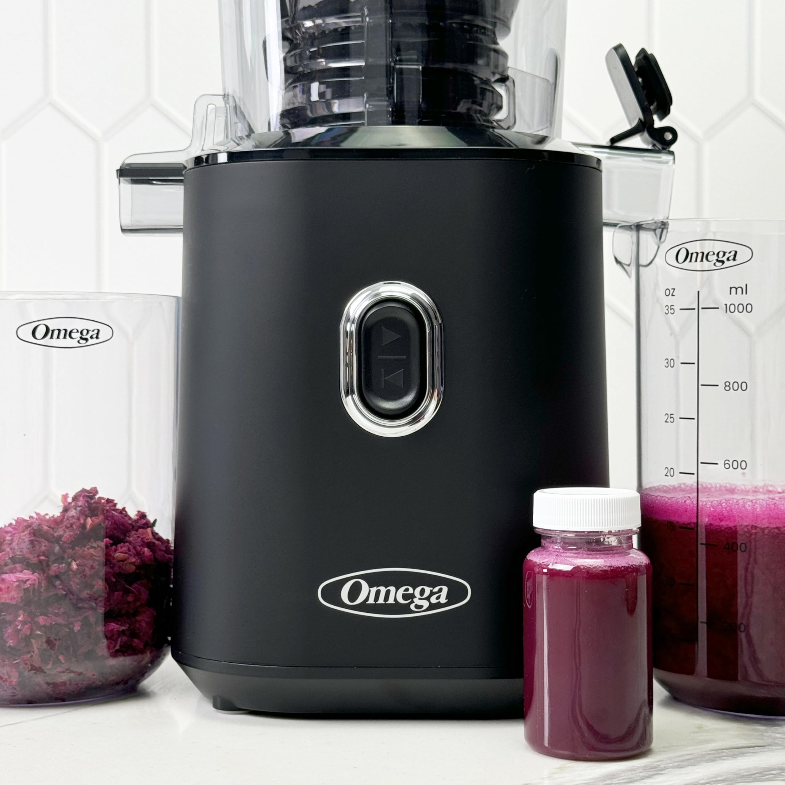 Omega Cold Press Juicer Slow Masticating for Vegetable and Fruit Juice Time Saving Series for Batch Juicing with Extra Large Hopper for Less Prep, 150-Watts, Black