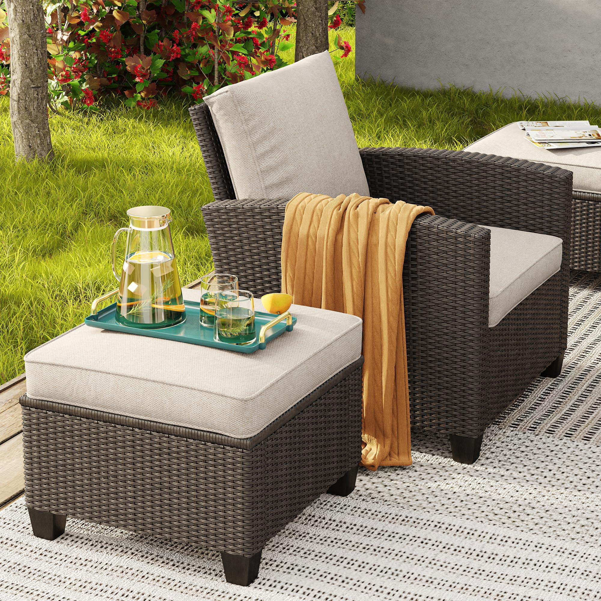 VICLLAX 2 Pieces Outdoor Ottomans, Wicker Rattan Outdoor Footstool Footrest Seat with Cushions