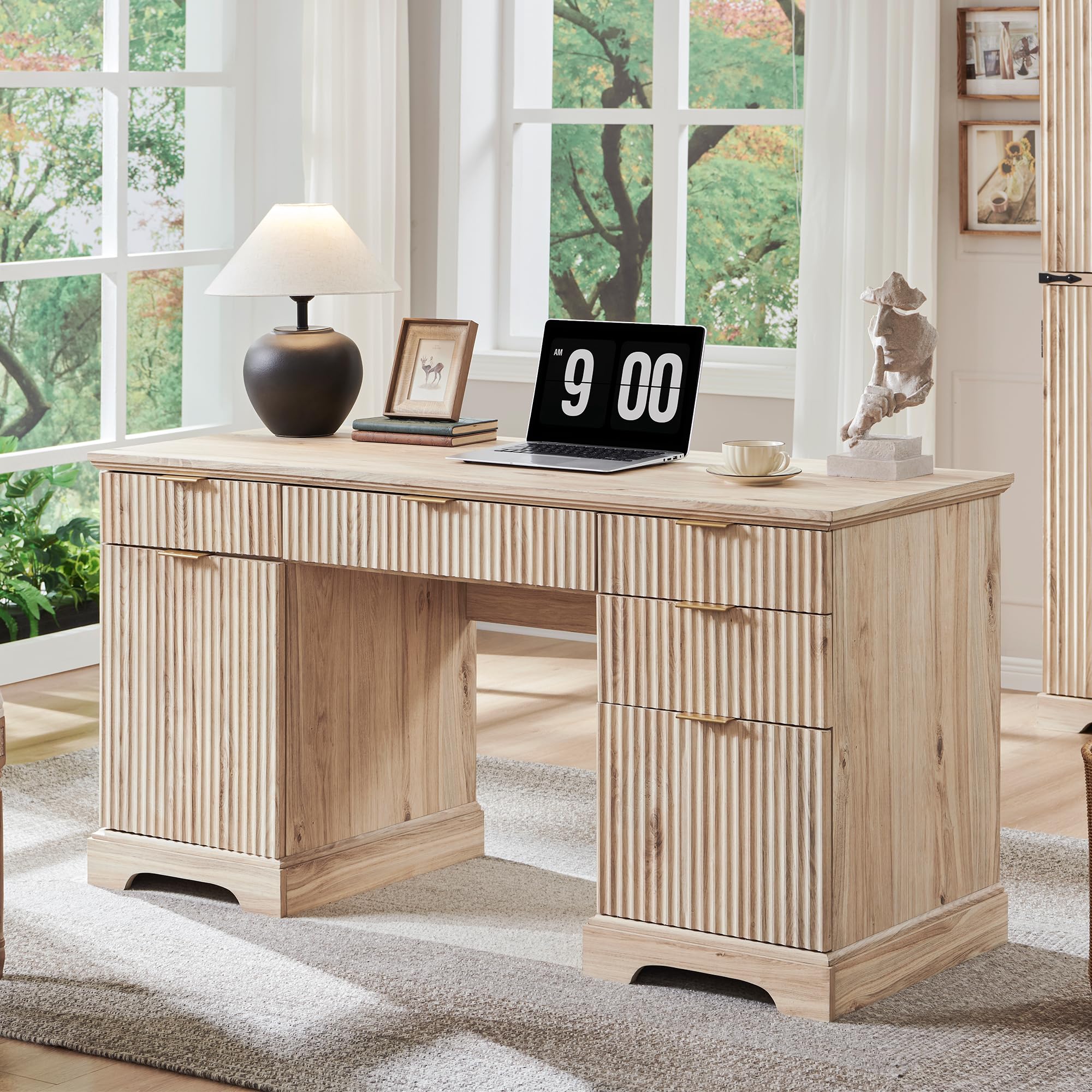 JXQTLINGMU 58" Modern Executive Desk with Storage, Wood Home Office Desk with 5 Drawers & 1 Cabinet, Fluted Computer Writing Desk for Study, Living Room, Bedroom, Natural Oak