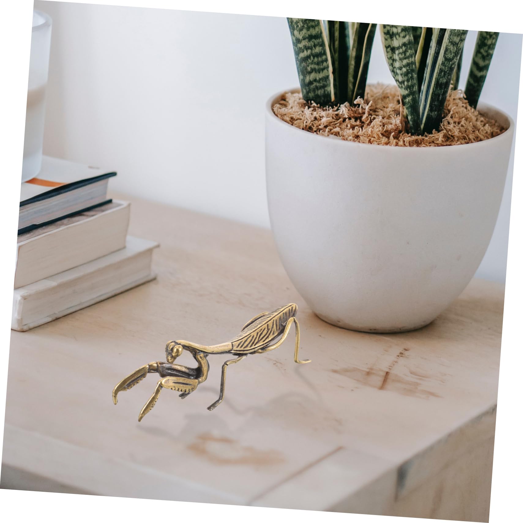 HOLIDYOYO Animal Statue Decor Feng Shui Ornaments Praying Mantis Figurine Creative Mantis Ornament Bead Lanyards for Women Good Luck Figurine Face Stencils Desktop Mantis Miniature Copper