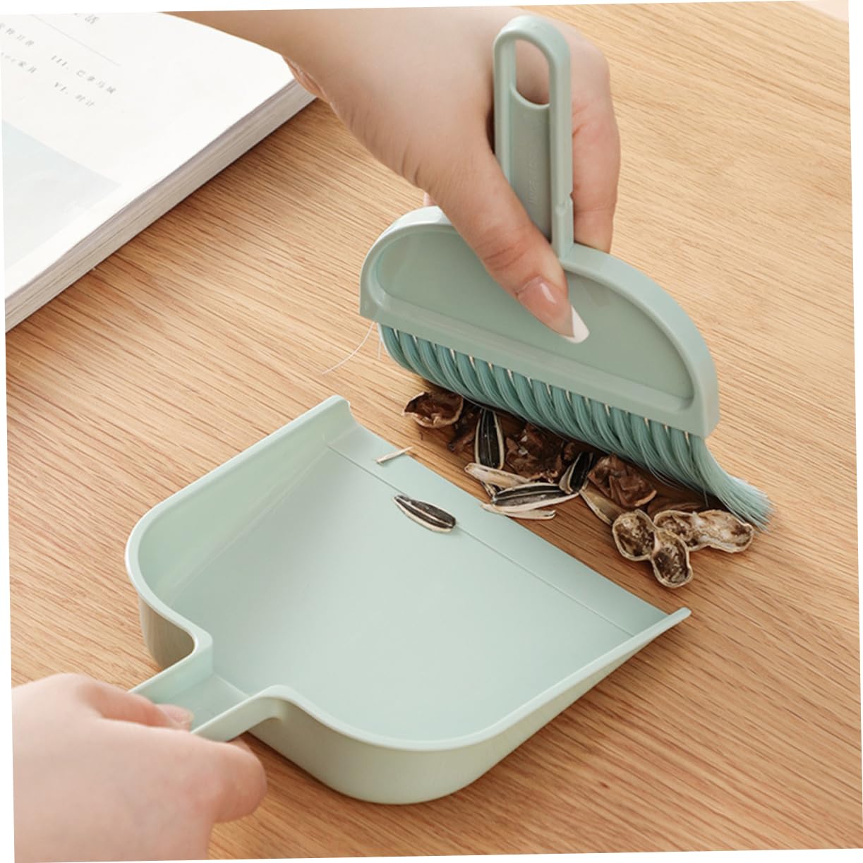 Amosfun 2 Set Mini Dustpan Mini Cleaning Brush Mini Cleaning Broom Small Hand Broom Hand Broom and Tiny Cleanning Whisk Broom Desk Cleaner Portapotty Mini Desktop Tiny Cleaning Broom Pp