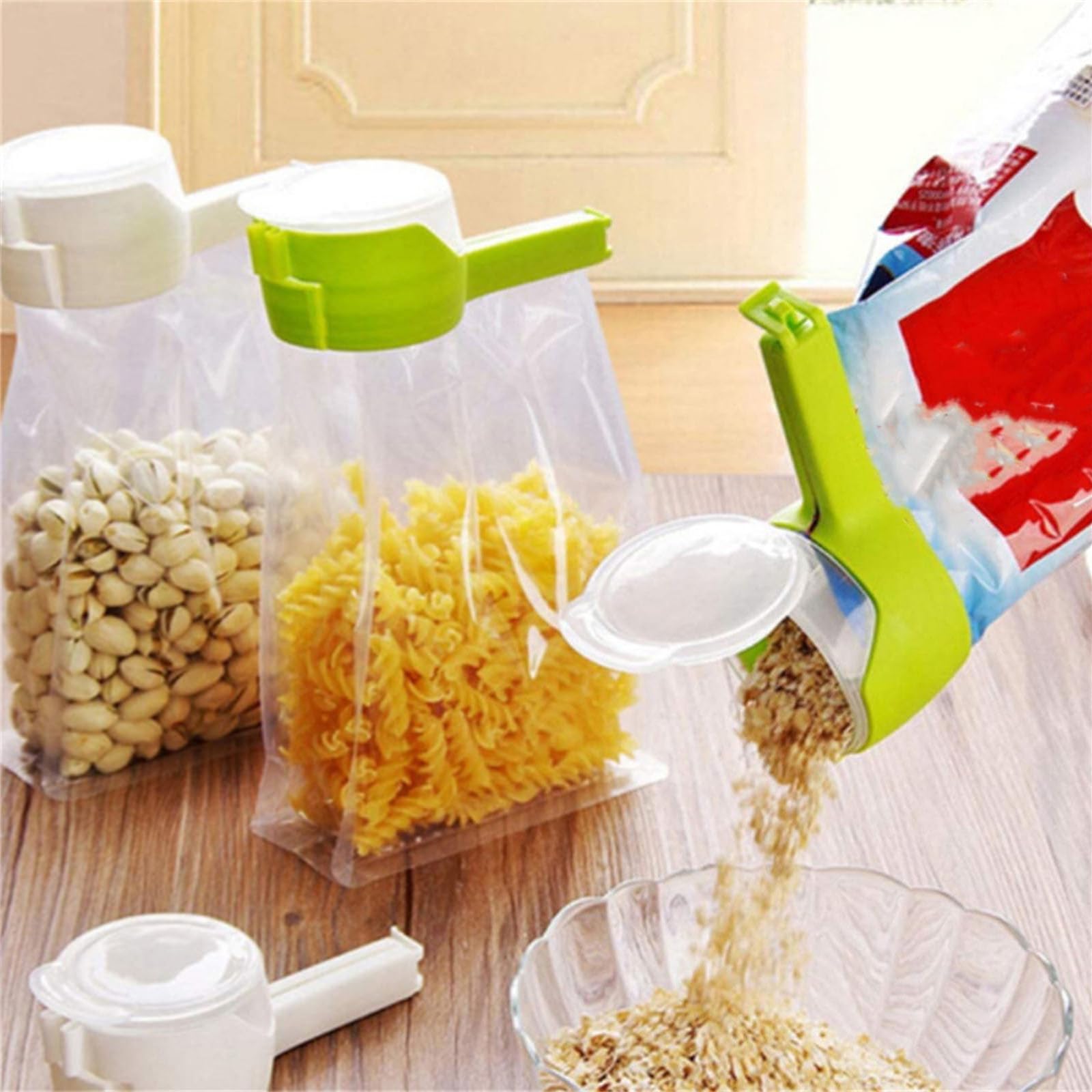 Snack Clips That Pour, Seal and Pour Bag Clip, Food Storage Sealing Clips with Pour Spouts, Reusable Plastic Cap Sealer Clips, Bag Clip with Spout To Pour Food, for All Food Storage (4pcs-C)