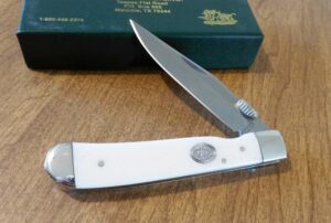 moore maker 5102llgwh white smooth bone handle single blade trapperlock. 4 1/8" closed.