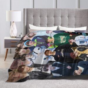 Stray Kids Seungmin Blanket Soft and Warm Lightweight Fluffy Throws Blankets Rug Carpet Gift for Beach Yoga Bedroom Living Room Decoration Sofa Camping Trip Dorm Decor All Season