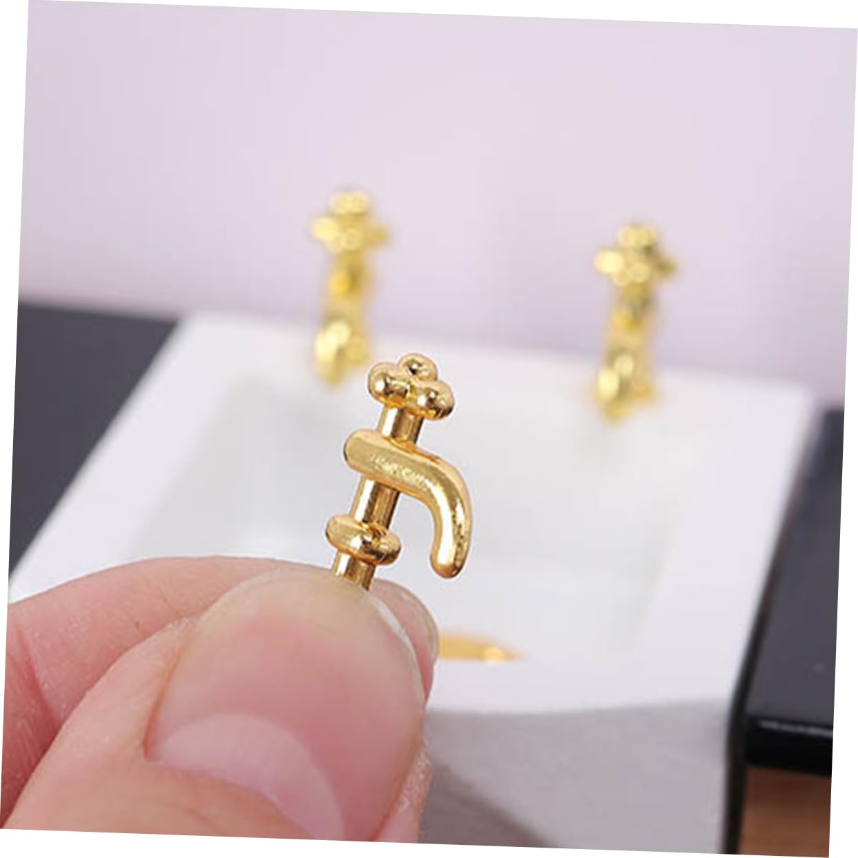 HANABASS Mini Faucet Ornaments Decor Miniature Faucet Sink Faucet Model Prop Doll House Prop Festival Tiny Faucet Doll House Accessories Mini House Sink Faucet Ornament Plastic Golden