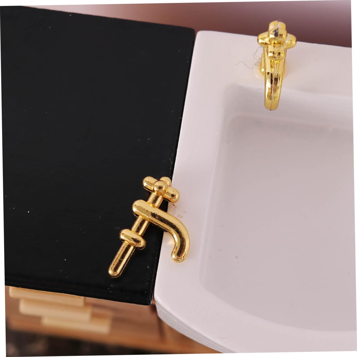 HANABASS Mini Faucet Ornaments Decor Miniature Faucet Sink Faucet Model Prop Doll House Prop Festival Tiny Faucet Doll House Accessories Mini House Sink Faucet Ornament Plastic Golden