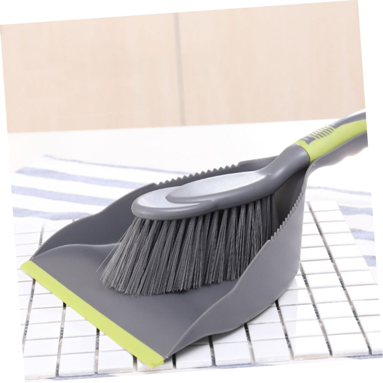 Healeved 1 Set Broom Cleaning Brush Cleaning Broom Dustpan with Handle Car Cleaner Dustpan Brush Broom Cleaning Tool Duster Keyboard Broom Keyboard Cleaning Tabletop Dustpan Shovel Green Pp