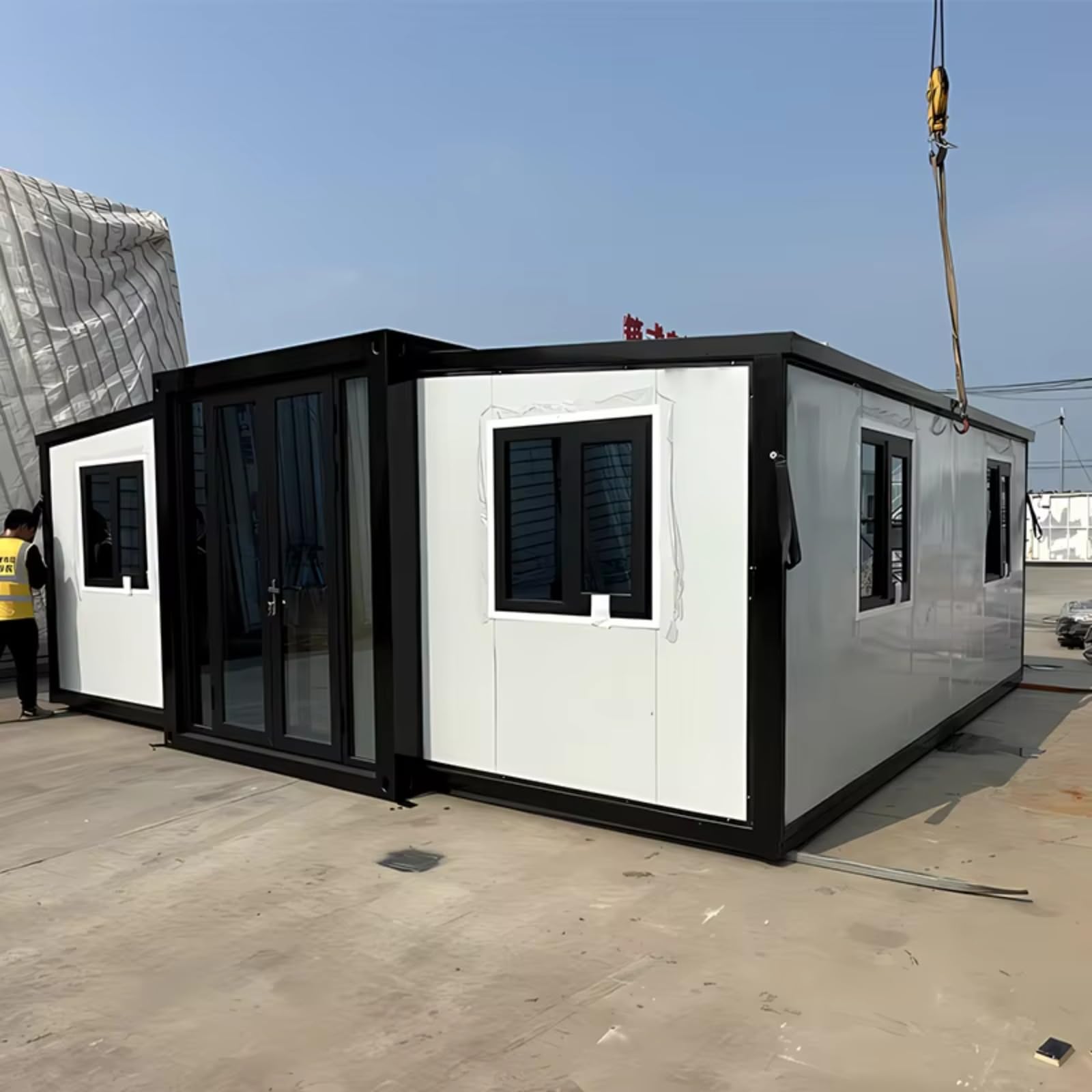 Folding Expandable Container House–20ft Modular Home with 2 Bedrooms, Kitchen and Bathroom, Perfect for Temporary Accommodations and Recreational Living