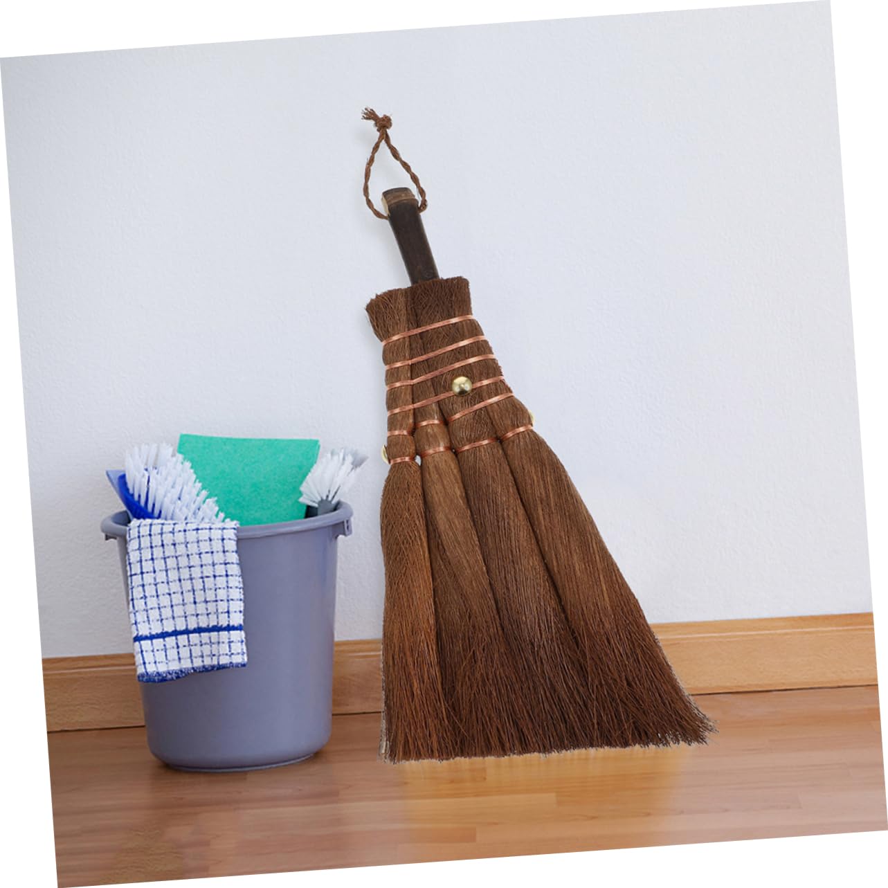 Levemolo 2pcs Small Broom Straw Broom Hand Sweeper Brush Desk Dust Broom Small Cleaning Broom Small Whisk Broom Household Cleaning Tool Sweeper Broom Desk Cleaning Broom Light Brown Wood