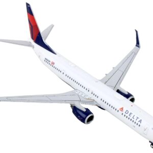 GeminiJets Boeing 737-900ER Commercial Aircraft Delta Airlines White with Blue and Red Tail 1/400 Diecast Model Airplane