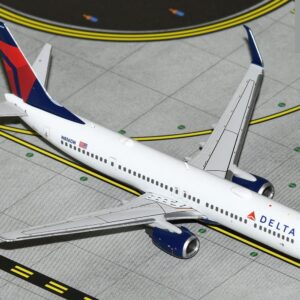 GeminiJets Boeing 737-900ER Commercial Aircraft Delta Airlines White with Blue and Red Tail 1/400 Diecast Model Airplane