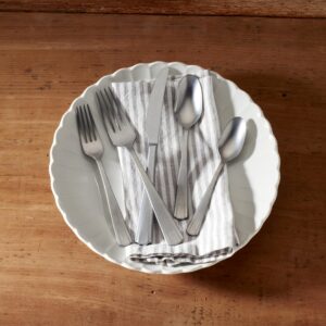 Lenox French Perle Scallop Piece Flatware Set, 65 Count, Metallic