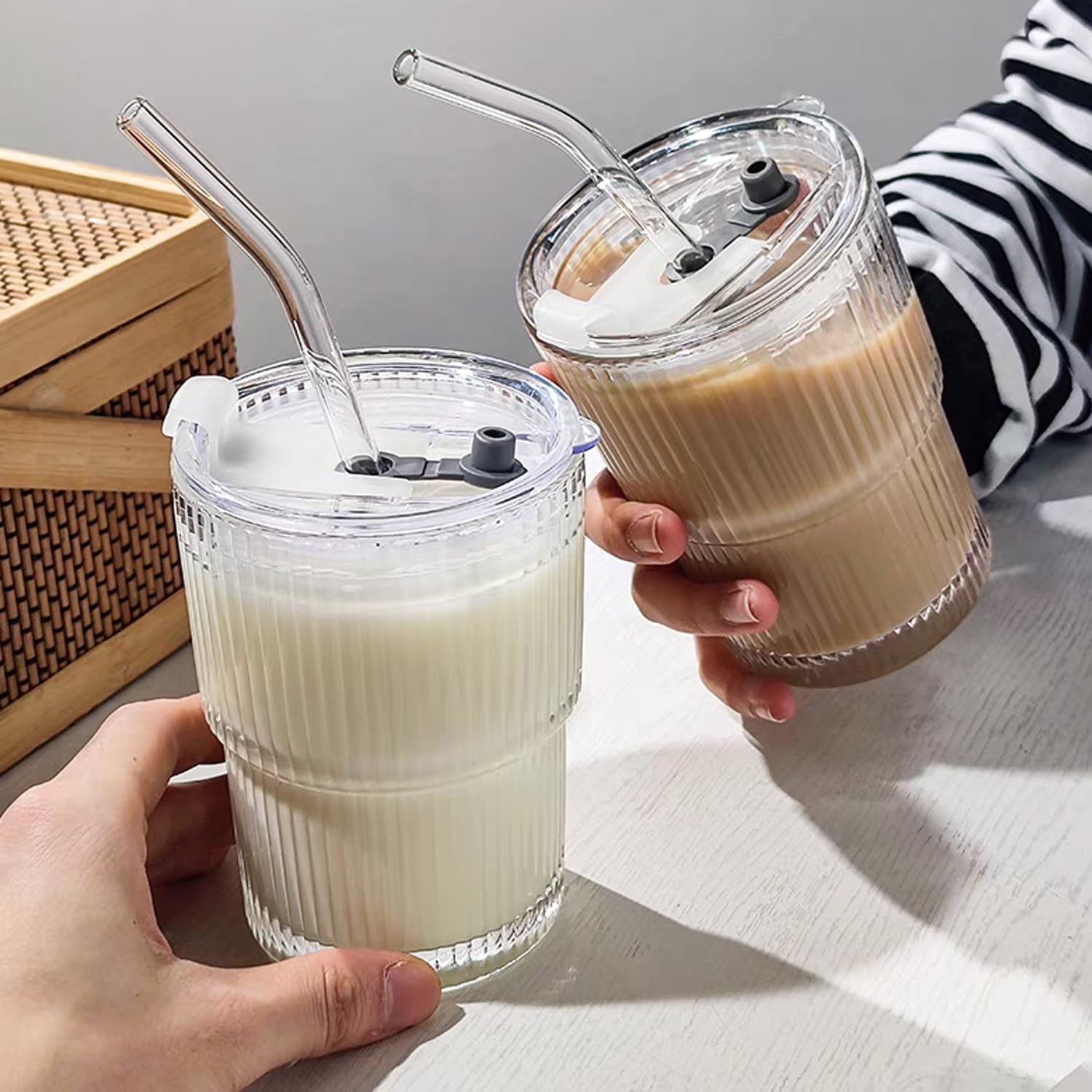 Lioong 2pcs Clear Glass Cups with Lids and Straws,Ice Coffee Cups With Lids,Glass Coffee Tumbler with Sip Lid,Glass Cups Go Traveling Coffee Mugs For Cold Drinks, Smoothie, Juice,Drinking (400ml)